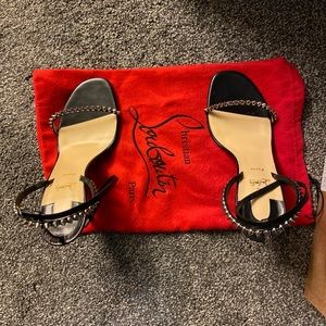 “Red Bottoms“   Christian Louboutin  So Me 100